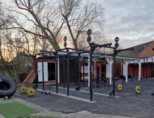 Jugend beim Outdoor-Fitness